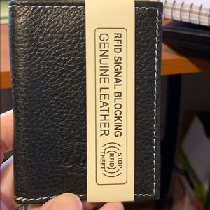 Leather card holder rfid signal blocking.